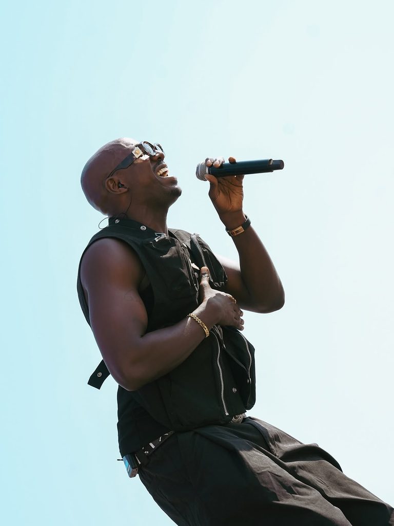 Bien performing in Portugal